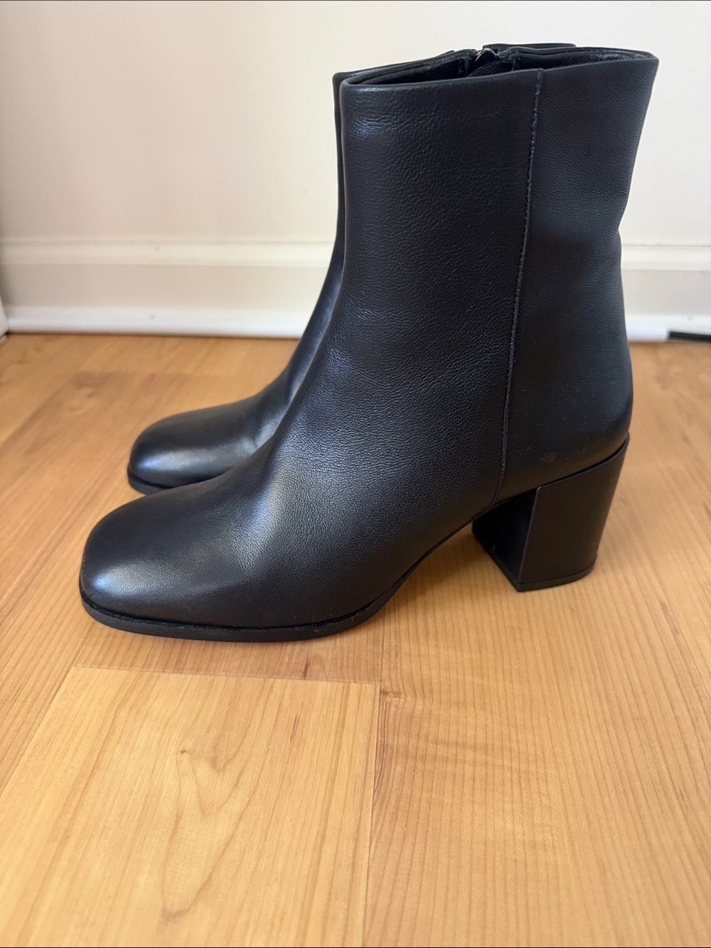 Bruno Magli Black Leather Block Heel Ankle Boots. Size 37.5. New!